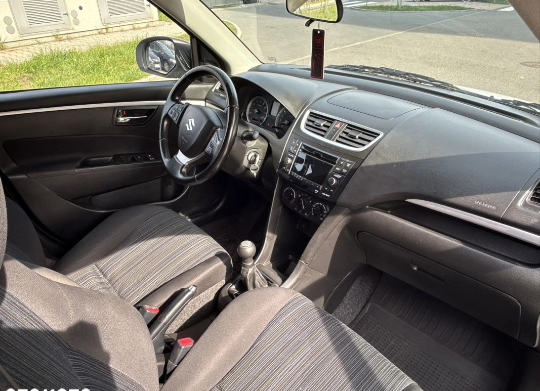 Suzuki Swift cena 27900 przebieg: 154000, rok produkcji 2016 z Katowice małe 191